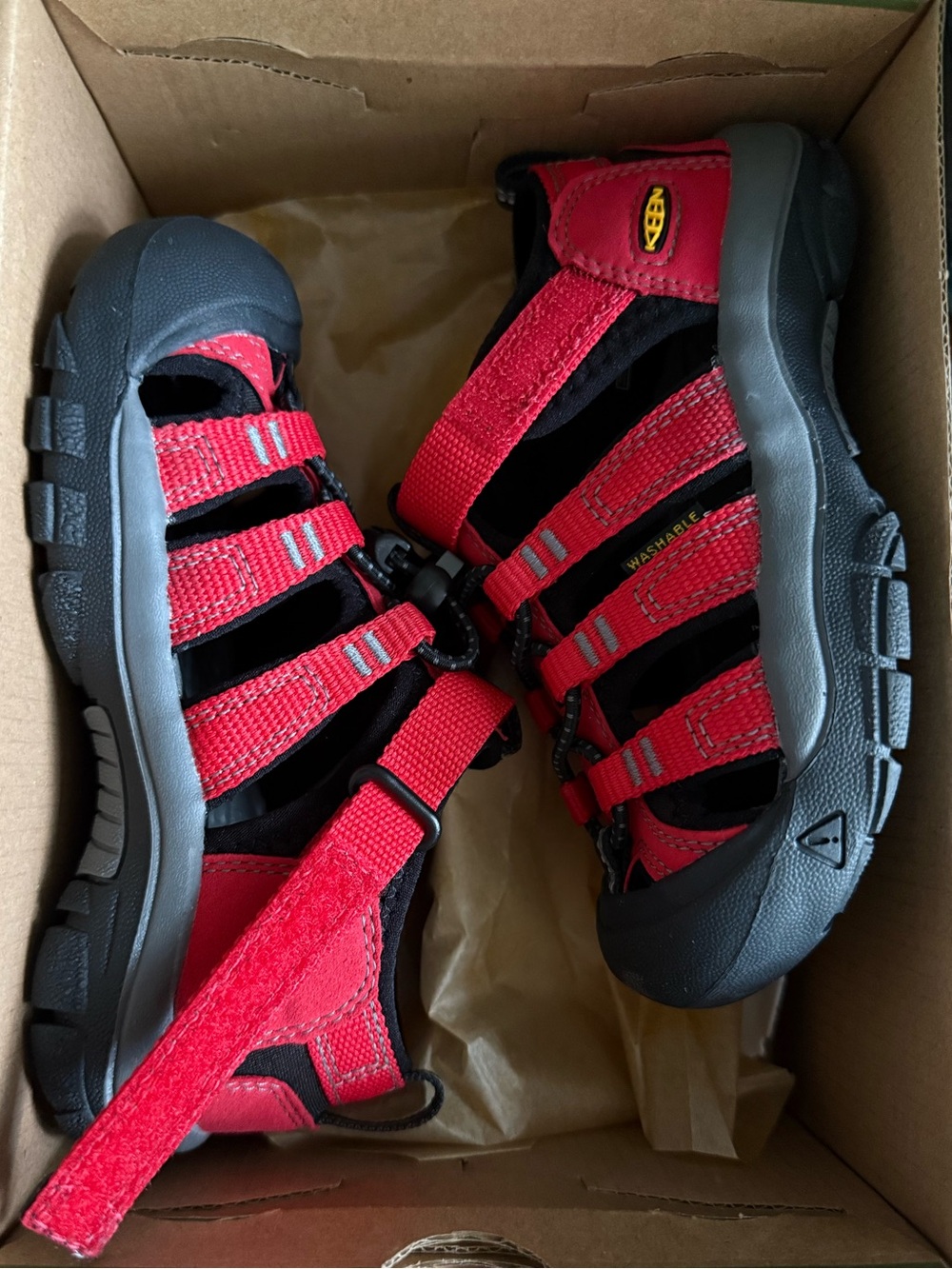 NIB Keen Kids Newport Closed-Toe Sandals size 11